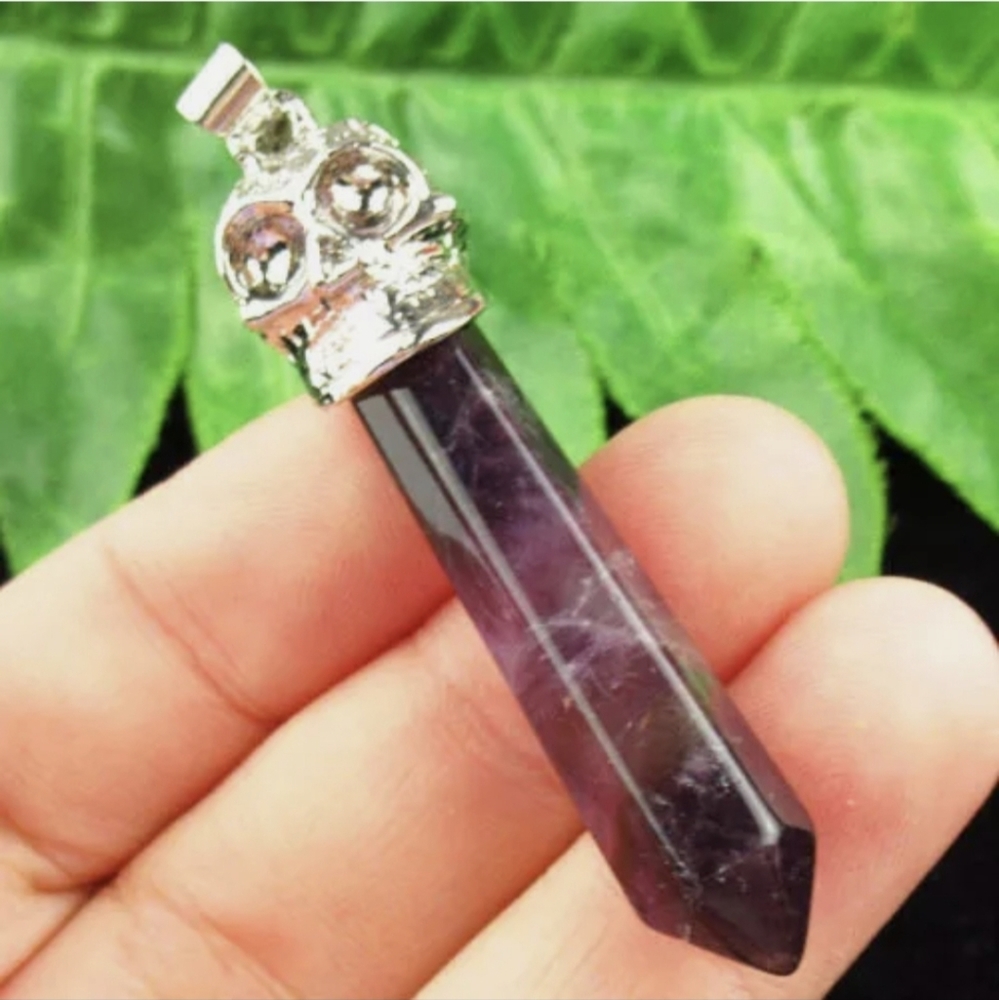 New Amethyst Hexagon Chakra Point Silver Skull Pendant.